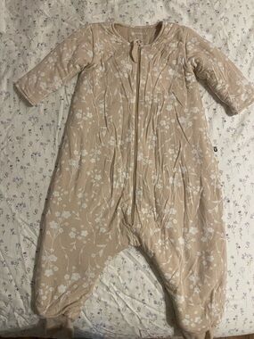 Gunamuna footie sleep sack